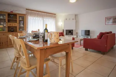 Image de Appartement Rèze 6 by Interhome