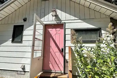 Image de Guest Cottage situé à 4 miles à l'est de Bigfork, Mt