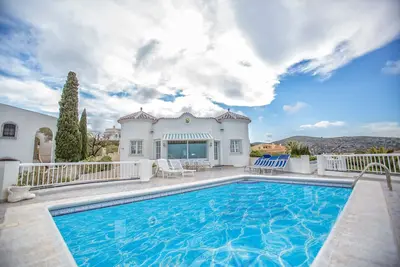 Image de \"The Deck\" - Villa de Rêve, emplacement exclusif, vue mer, wifi, piscine, clim