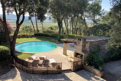 Image de A 20 mn des Arènes de Nîmes, tennis et piscine 8/10 couchages.