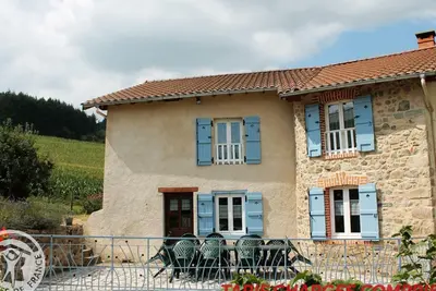 Image de Gîte spacieux avec cheminée, proche forêt, Vtt et randonnées, idéal pour familles et détente