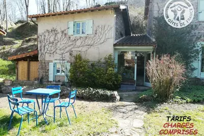 Image de Gîte en pierres avec jardin, cheminée et accès direct aux sentiers de randonnée