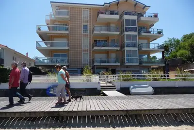 Image de Agréable Appart ensoleillé AccèsDirect Plage Vue Bassin Parking et Wifi gratuit