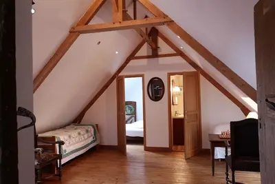 Image de A proximité plage du débarquement loue 2 chambres avec salle de bain wc