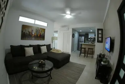 Image de Maison de vacances sûre à New Kingston récemment rénovée