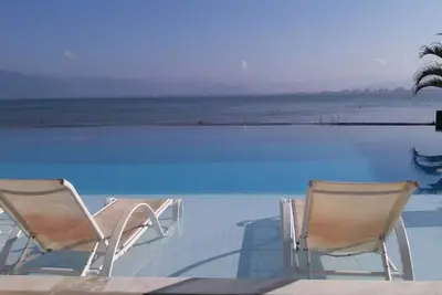 Image de Pied Appartement Dans Le Sable Avec Piscine Chauffee - Prainha, Caraguatatuba