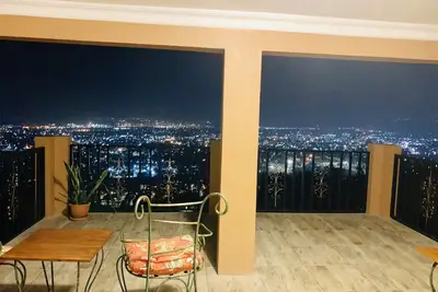 Image de Bella Vista 3 Bd / 3. 5ème avec vue sur la ville; minutes en voiture pour les grands événements.