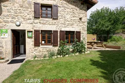 Image de Gîte rénové en pierres au cœur du Haut Forez avec terrasse et randonnées à proximité