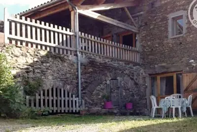 Image de Gîte 13 pers. avec patio, proximité Parc du Pilat, animaux admis, parking