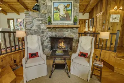 Image de \"Dolly Lodge\" - Private 2. 5 Acres / Mid-Century Architecture-Walk to Mirror Lake