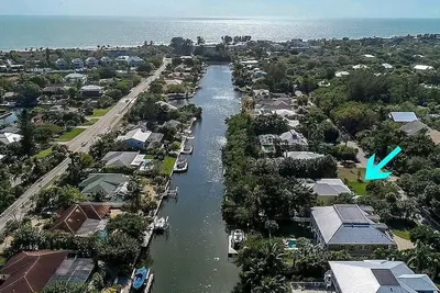 Image de Belle maison face au canal à Shell Harbor - juste rénové!