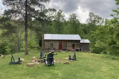 Image de Maison historique de châtaigniers Dogtrot