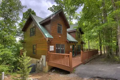 Image de Billard, arcade, bain à remous, piscines, Wifi gratuit, Animaux acceptés