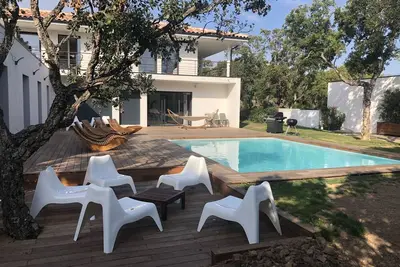 Image de Corse Sud, Villa 14 p, piscine, plage à 300m