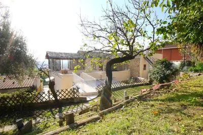 Image de Maison généreuse avec jardin