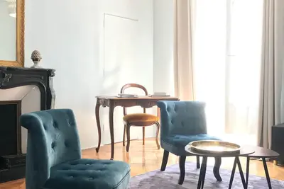 Image de Charming writer's apartment in historical center