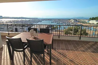 Image de Apartaments  Nàutic Llebeig première ligne de mer