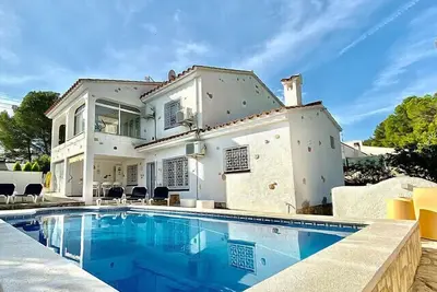 Image de Fantastique villa à 3 km de la plage, entourée d'espaces verts
