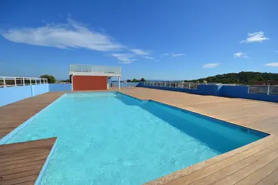 Image de 2 Pieces Climatise Piscine Sur Le Toit