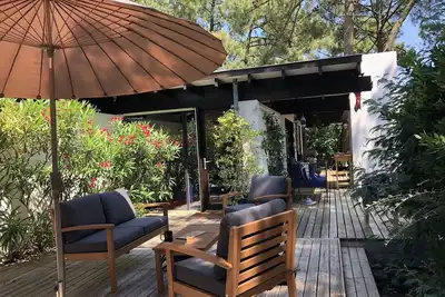 Image de Villa contemporaine. 44 hectares - 8 pers. 4 mn plage Mimbeau - Pmr. Anim.
