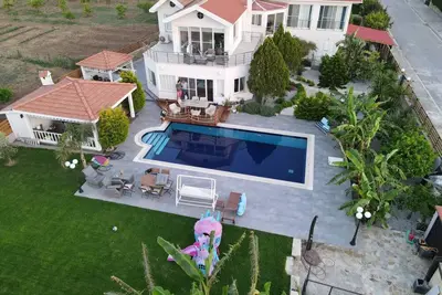 Image de Villa en bord de mer avec grande piscine