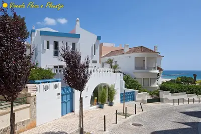 Image de The Blue Villa in the Algarve : 50 m from the beach and Ocean, Praia da Rocha
