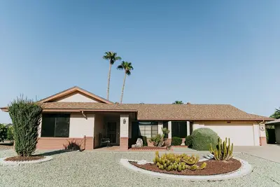 Image de Accueil spacieux en Arizona / 7 terrains de golf / Maisons de club / Arénas sportifs