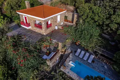 Image de Villa de luxe avec piscine privée et magnifique vue sur la mer à couper le souffle