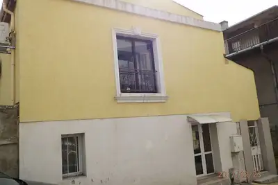 Image de La maison jaune - ma place est bonne pour les couples et les familles (avec des enfants).