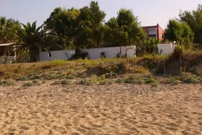 Image de Kanali-Villa-Sofia. Juste sur la plage, 6 couchages, Wi-Fi, A / C, Familialement