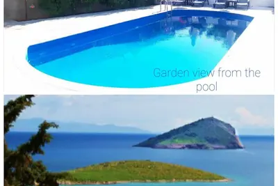 Image de Villa avec piscine en bord de mer Porto Rafti avec vue spectaculaire sur la mer près d'Athènes et de l'aéroport! ! !