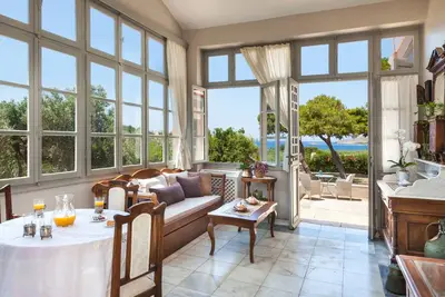 Image de Della Gracia Mansion Dans Syros Cyclades jusqu'Ă 12 personnes.