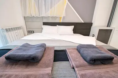 Image de Un appartement minimaliste et chaleureux au coeur de Sofia