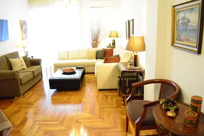 Image de Pedion Areos 5, le sommeil 8-12, 4 ch, 2 salles de bains, Metro, Musée à 150m