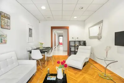 Image de Incroyable Full Apt Downtown Plaka. 145m2 m au coeur du centre-ville d'Athènes.