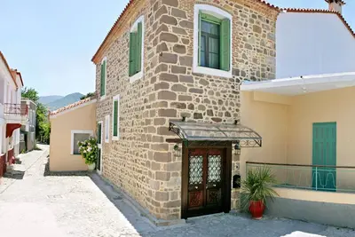 Image de Famille, escapade romantique, villa luxueuse, authenticité de la vie locale