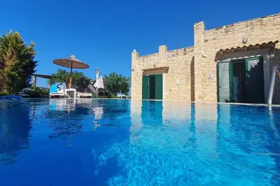 Image de Carob Villa dans le sud de la Crète promet des vacances mémorables