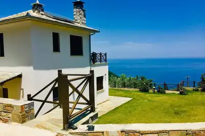 Villa de luxe - vue spectaculaire sur la mer