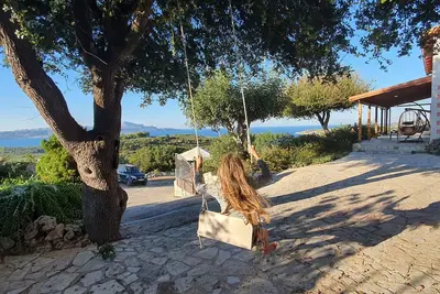 Image de Villa Oneiro À Tsivaras Avec Vue Spectaculaire Sur La Mer Et Les Montagnes