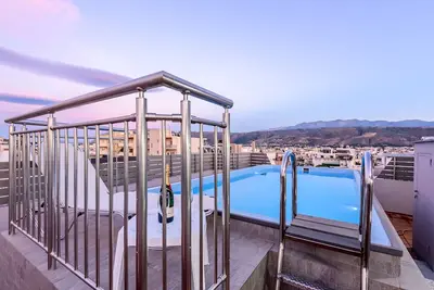 Appartement De Luxe Avec Piscine À Evgenia