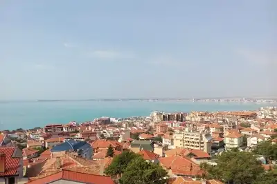 Image de deux appartements ensoleillés du sud, superbe vue sur la baie