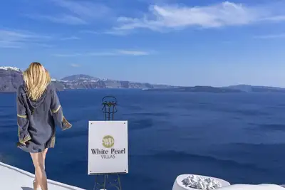 Image de Villa pleine lune, jacuzzi intérieur privé, vue sur la mer, le volcan et la caldeira