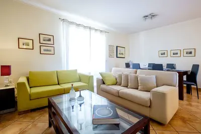Image de Ensoleillé, grand et confortable, avec vue sur Palamidi. Sentez-vous comme un local!
