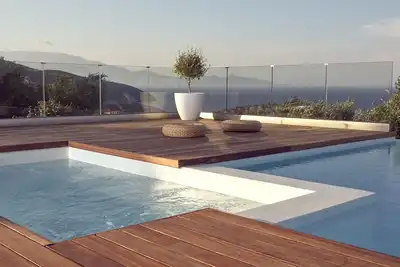 Image de Villa de luxe avec piscine privée et jacuzzi