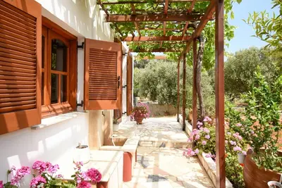 Image de Villa Karmilos - Une villa familiale près de la mer de Crète et des montagnes