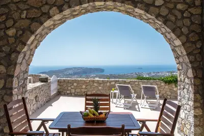 Image de Petrino Villa avec Vue sur Mer et privée Jaccuzzi extérieure