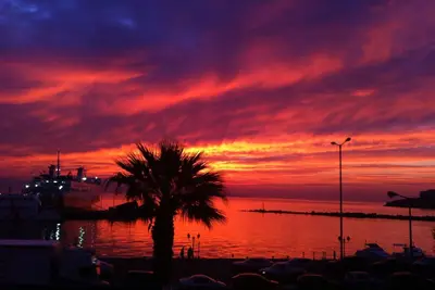 Image de Sun-n-Waves: La maison est située dans '' kokkino limanaki '- Rafina-Attica