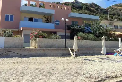 Image de Rêve appartement dans un emplacement idéal directement sur la plage, avec une belle vue sur la mer