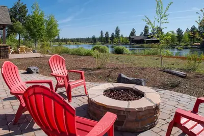 Image de 18 Cabines Caldera: 4 Br / 5 Ba cabine à Bend, pour 10 personnes