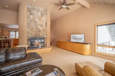Image de 16 Tan Oak Lane: 5 Br / 3. 5 Ba maison à Sunriver, 12 personnes